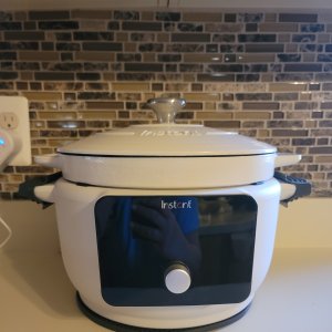 Instant Electric Round Dutch Oven, 6-Quart 1500W, From the Makers of  Instant Pot, 5-in-1: Braise, Slow Cook, Sear/Sauté, Food Warmer, Cooking  Pan