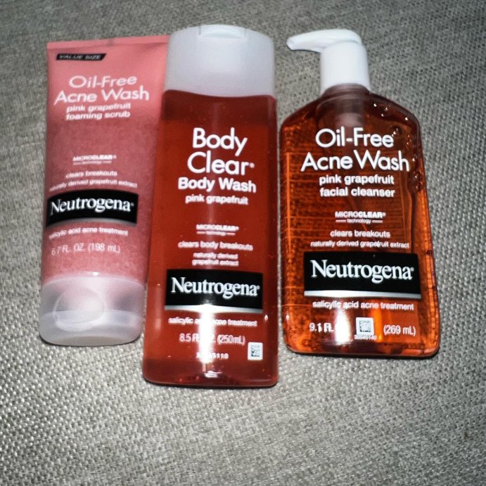 user image by @rebeccamariesmihal22, Neutrogena Oil Free Pink Grapefruit Acne Face Wash with Vitamin C for Breakouts - 6.7 fl oz