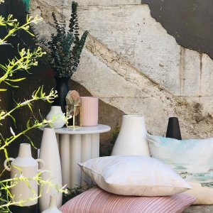 West Elm【人気急上昇】Natural Stone on Stand  全３色 Natural Stone on Stand Objects | West Elm