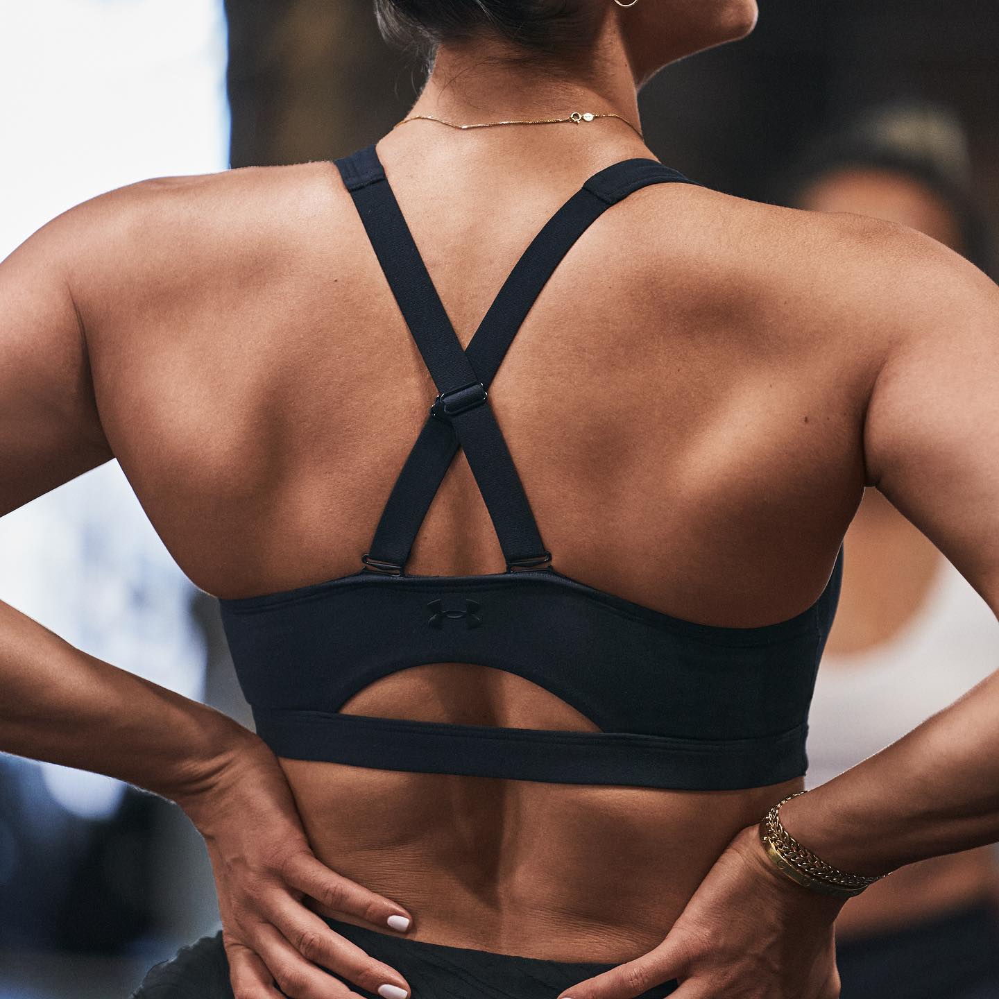 UNDER ARMOUR Sports bra SMARTFORM EVOLUTION with mesh in black