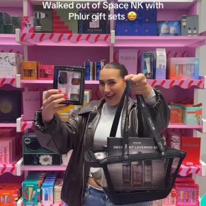 @spacenks {1} {2} av {3}