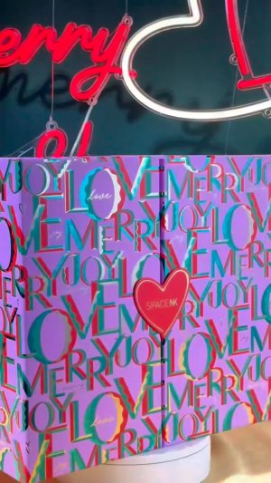 @spacenk’s instagram video of Space NK Beauty Advent Calendar