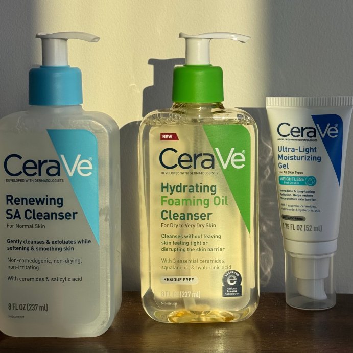 user image by sruthijayadevan, CeraVe SA Face Wash Salicylic Acid Cleanser with Hyaluronic Acid and Niacinamide