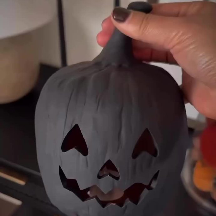 user image by @juilloru, Terracotta Pumpkin LED Black - Bullseye&#39;s Playground&#8482;