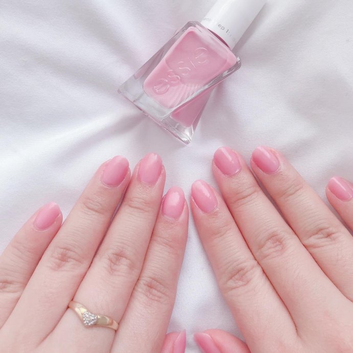 user image by @jelly.mochi, essie Gel Couture clear nail polish top coat - 0.46 fl oz