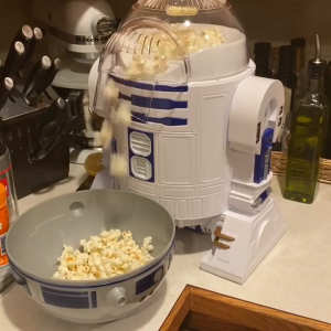 R2-D2 Makes Popcorn - Hammacher Schlemmer