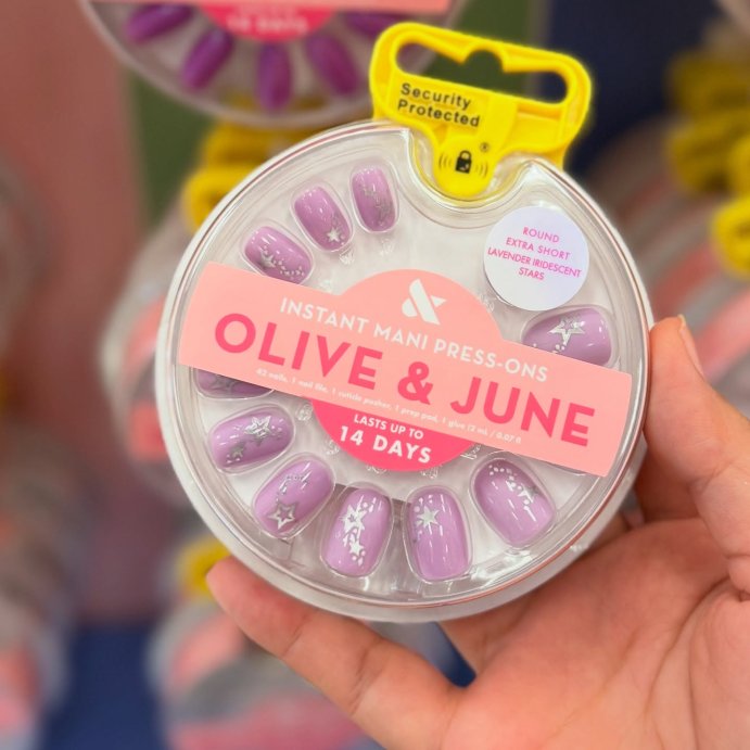 user image by @katattarget, Olive & June Press-On Fake Nails - 42ct