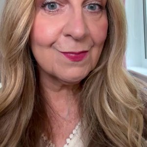 Angela @furyanbabe’s mediaimport video of Kay Beauty Matte Drama Matte Lipstick