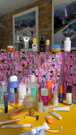 @spacenk’s instagram video of Space NK Beauty Advent Calendar