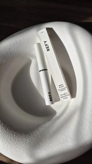Ichhmini_skincare Christiana ’s mediaimport video of Refy Brow Sculpt