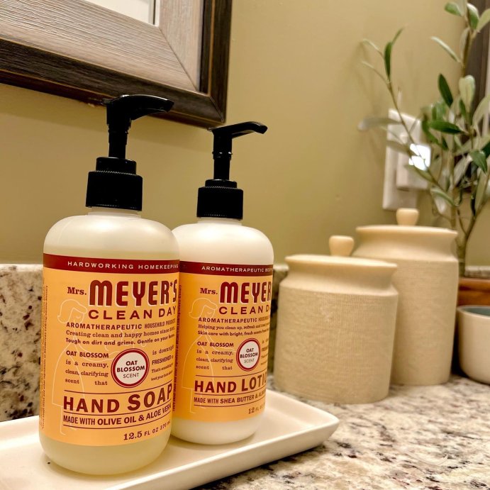 user image by @itscoracam, Mrs. Meyer&#39;s Clean Day Liquid Hand Soap - Oat Blossom - 12.5 fl oz