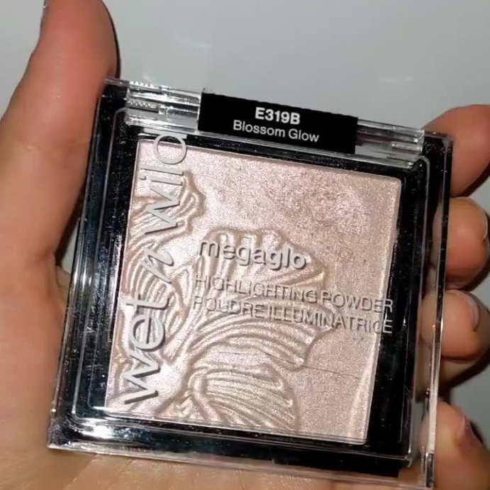 user image by @nina_testuje, Wet n Wild MegaGlo Highlighting Powder - 0.19oz