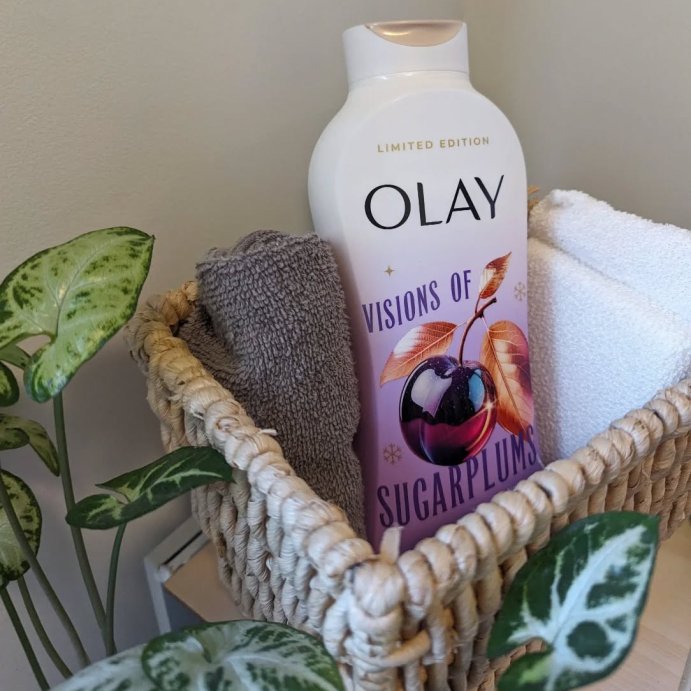 user image by @reviewsbyyokaira, Olay Limited Edition Holiday Body Wash - Sugarplum - 22 fl oz