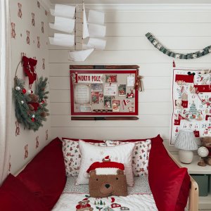 Disney Mickey Mouse and Friends Christmas Advent Calendar