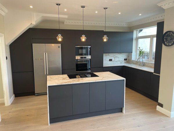 Clerkenwell Super Matt Charcoal Kitchen | Howdens