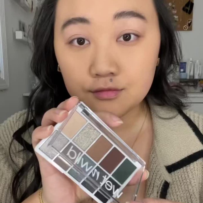 user image by @andreaaherr0, Wet n Wild Color Icon 10-Pan Eyeshadow Palette - 0.42oz