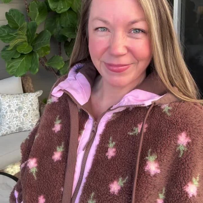 user image by @the.heather.edit, Women's Contrast High Pile 1/2 Zip Jacket - JoyLab™