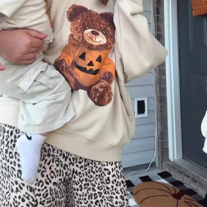 user image by @life.withjennn, Women's Teddy Bear Pumpkin Graphic Sweatshirt - Beige