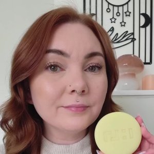 Emily Bacon&rsquo;s mediaimport video of Simihaze Beauty Solar Tint Blush Duo,Simihaze Beauty Super Slick Lip Balm