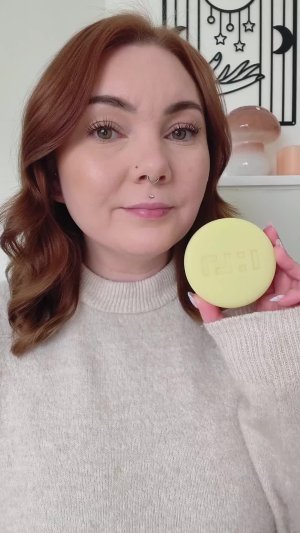 Emily Bacon&rsquo;s mediaimport video of Simihaze Beauty Solar Tint Blush Duo,Simihaze Beauty Super Slick Lip Balm