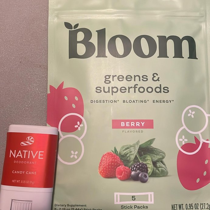user image by @jazzy718, BLOOM NUTRITION Greens and Superfoods Powder - Berry