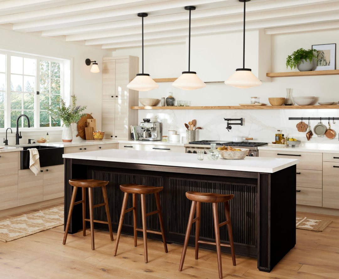 Pendant light deals spacing over island