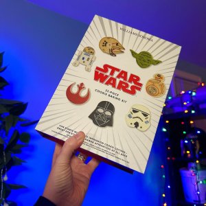 スターウォーズ クッキー型　22個セット Williams Sonoma Williams Sonoma Star Wars Cookie Cutter Set - GeekAlerts