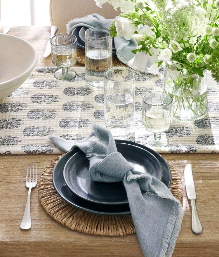 Pottery barn table deals settings