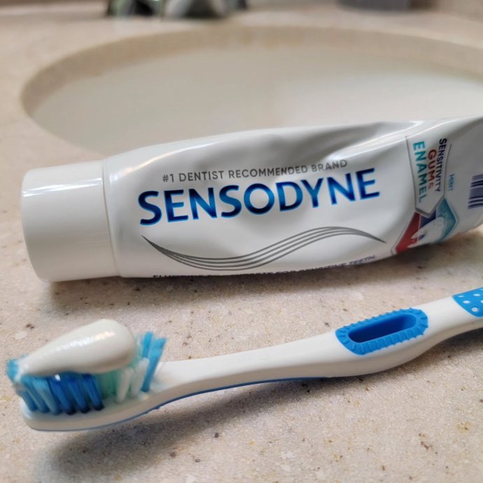 user image by @cleighud, Sensodyne Sensitivity & Gum Whitening Toothpaste - 3.4oz