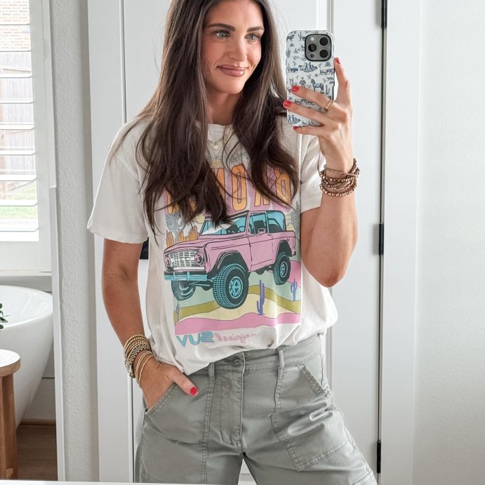 user image by @chelswaterwall, Women's Ford Bronco Short Sleeve Graphic T-Shirt - Off-White