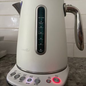 Breville Smart Kettle Luxe Temperature Control Electric Tea Kettle - August  Uncommon Tea