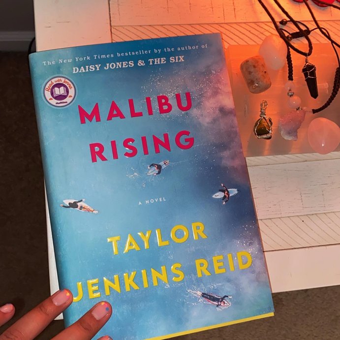 user image by @_littlewanderer_, Malibu Rising - by Taylor Jenkins Reid