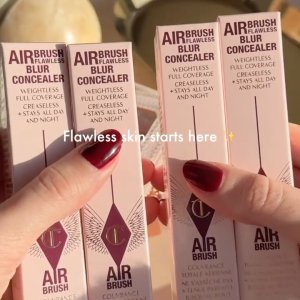 @spacenk&rsquo;s instagram video of Charlotte Tilbury Airbrush Flawless Blur Concealer