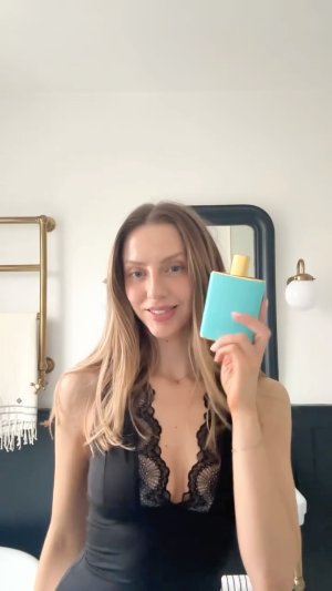 @spacenk&rsquo;s instagram video of Victoria Beckham Beauty Eau de Parfum Set Portofino '97,Victoria Beckham Beauty Eau de Parfum Set 21:50 R&ecirc;verie