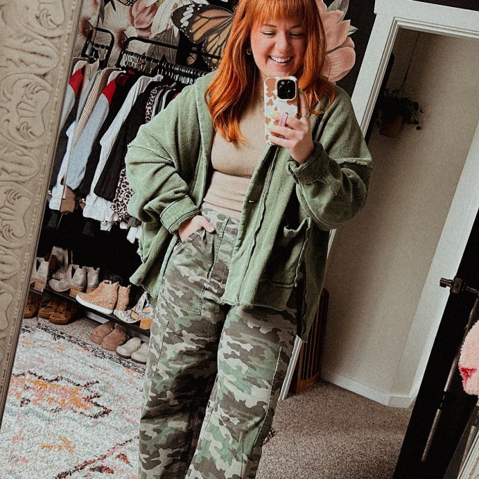 user image by @mrs.jennastein, Women's Mid-Rise Barrel Leg Cargo Pants - Universal Thread™