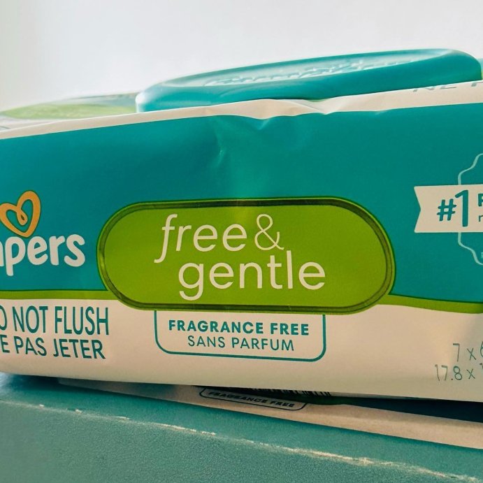 user image by @myng_reviewthangs, Pampers Free & Gentle Baby Wipes