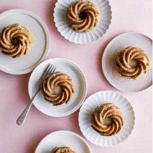 Williams-Sonoma - lily　　ノルディックウェア　カルテット　お菓子型 Amazon.co.jp: ノルディックウェア カルテットパン : ホーム