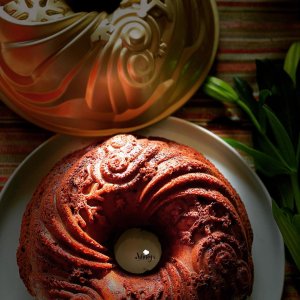 Nordic Ware Cast Aluminum Snowflake Bundt Pan - Nonstick