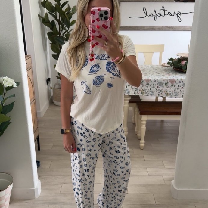 user image by @everyday_tina1, Women's Short Sleeve Pullover Graphic T-Shirt - Universal Thread™