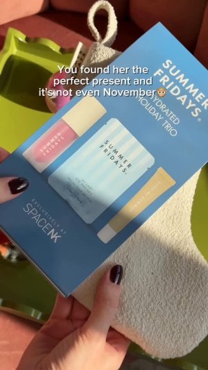 @spacenk’s instagram video of Summer Fridays Hydrated Holiday Trio