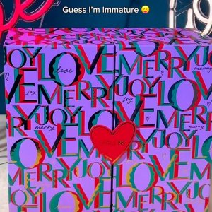 @spacenk’s instagram video of Space NK Beauty Advent Calendar