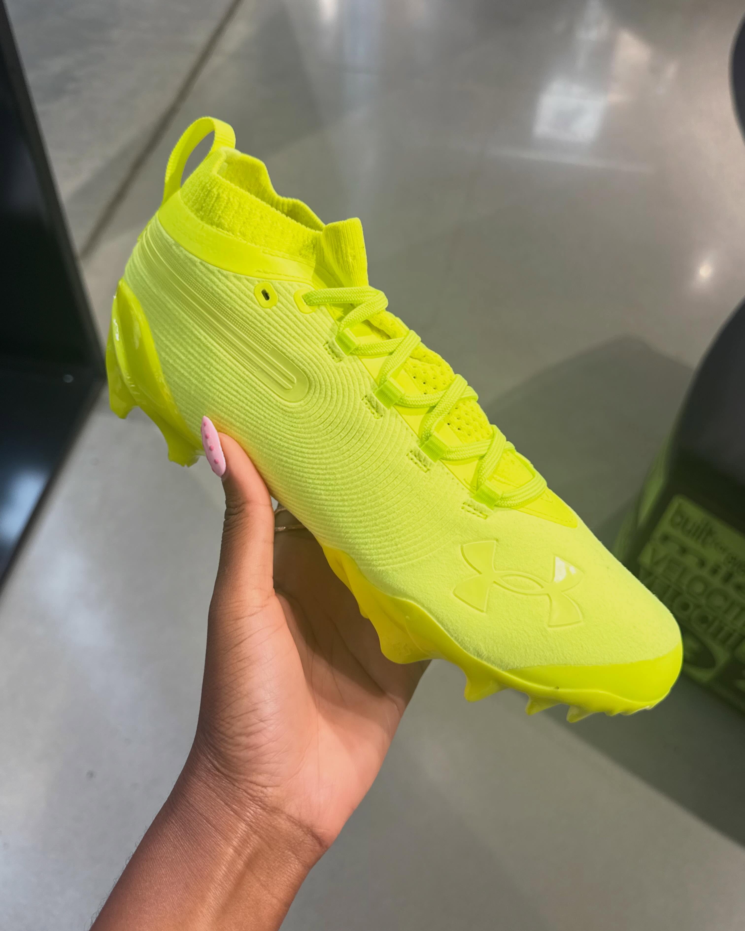 UA Spotlight Pro Suede Men's Football Cleats | Under Armour Canada
