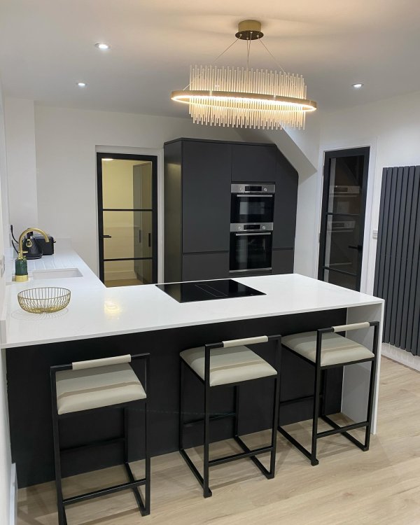 Clerkenwell Super Matt Charcoal Kitchen | Howdens