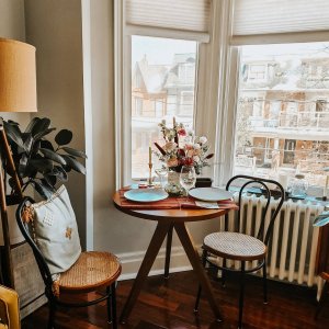 Tripod dining deals table west elm