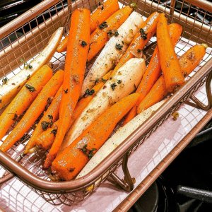 Williams Sonoma Goldtouch® Savory Quarter-Sheet Roasting Set