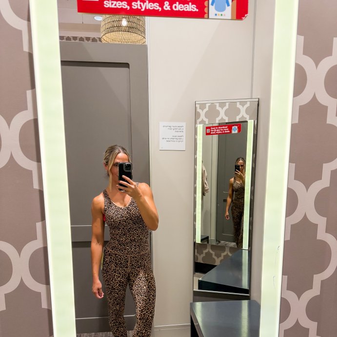 user image by @thereilestyle, Women's Flex V-Neck Cropped Sports Bra - All In Motion™