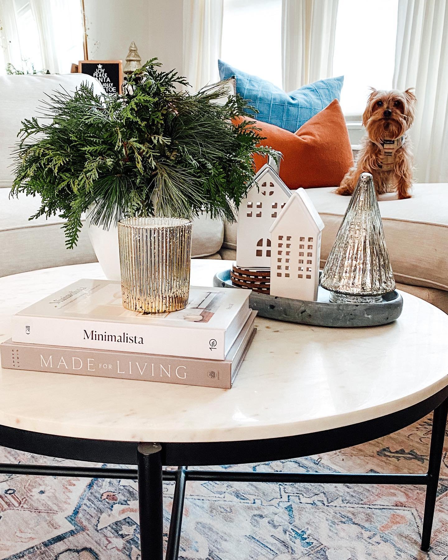 user image by @homewithsandi, Minimalista - by  Shira Gill (Hardcover)