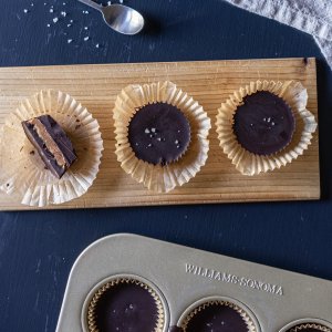 Williams Sonoma Traditionaltouch™ 24 Cup Mini Muffin Pan