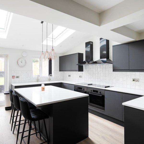 Clerkenwell Super Matt Charcoal Kitchen | Howdens
