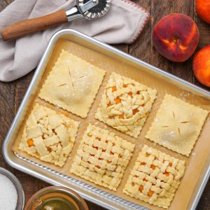 Williams Sonoma Soft Touch Dual Rotary Pastry Cutter